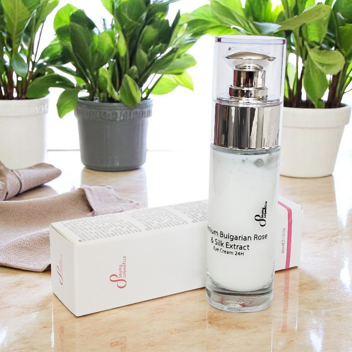 24-uurs oogcrème met premium Bulgaarse roos en zijde-extract, 15 ml